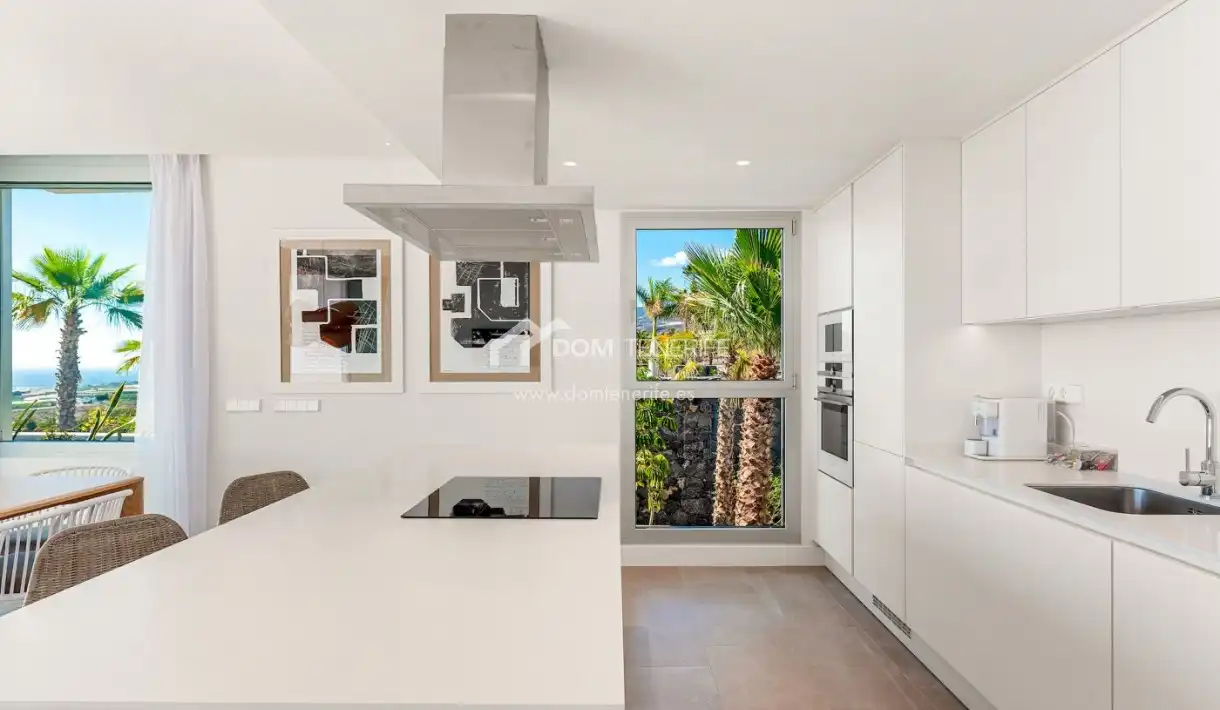 Kitchen of Flat for sale in Guía de Isora  with Private garden, Terrace and Storage room