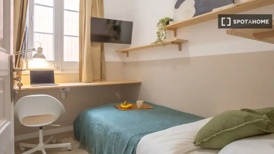 Bedroom of Flat for rent in Barcelona  with Air Conditioner, Heating and Furnished