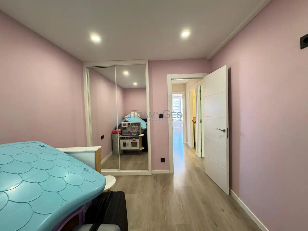 Habitación de Piso en venta en Vigo  con Calefacción, Terraza y Trastero