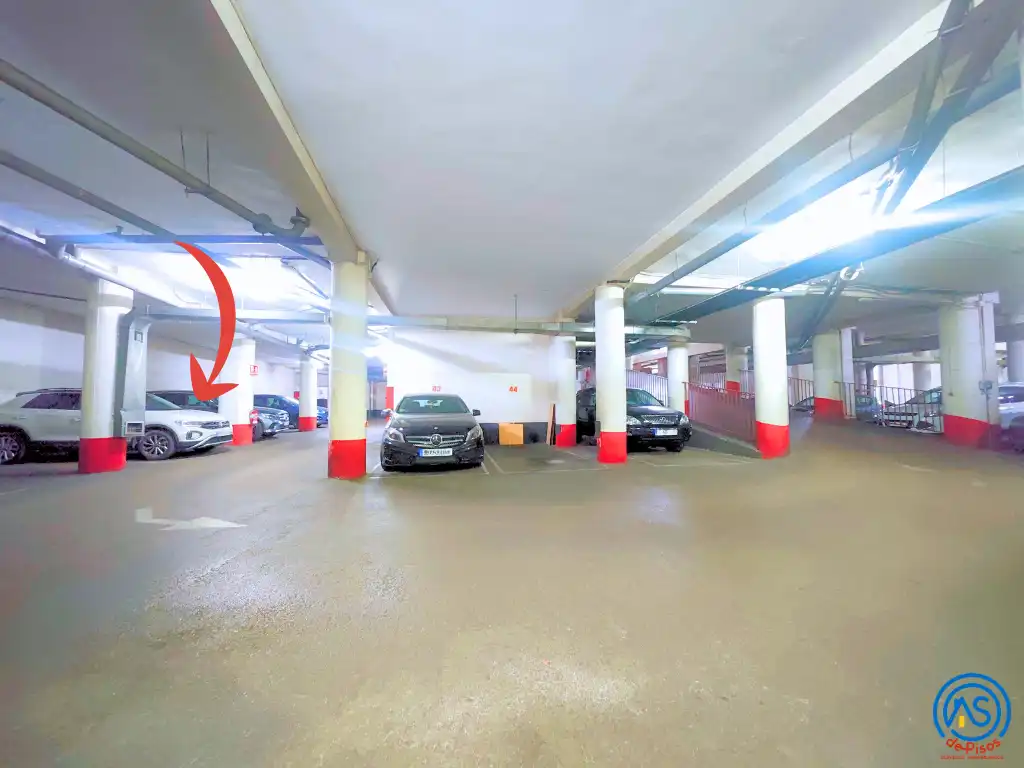Parking de Piso en venta en Zaragoza con Calefacción, Parquet y Horno