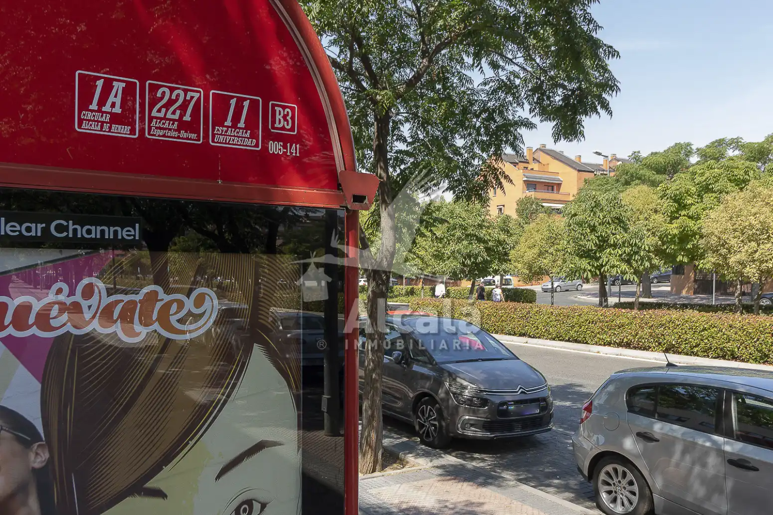 Parkplatz von Einfamilien-Reihenhaus zum Verkauf in Alcalá de Henares mit Heizung und Terrasse