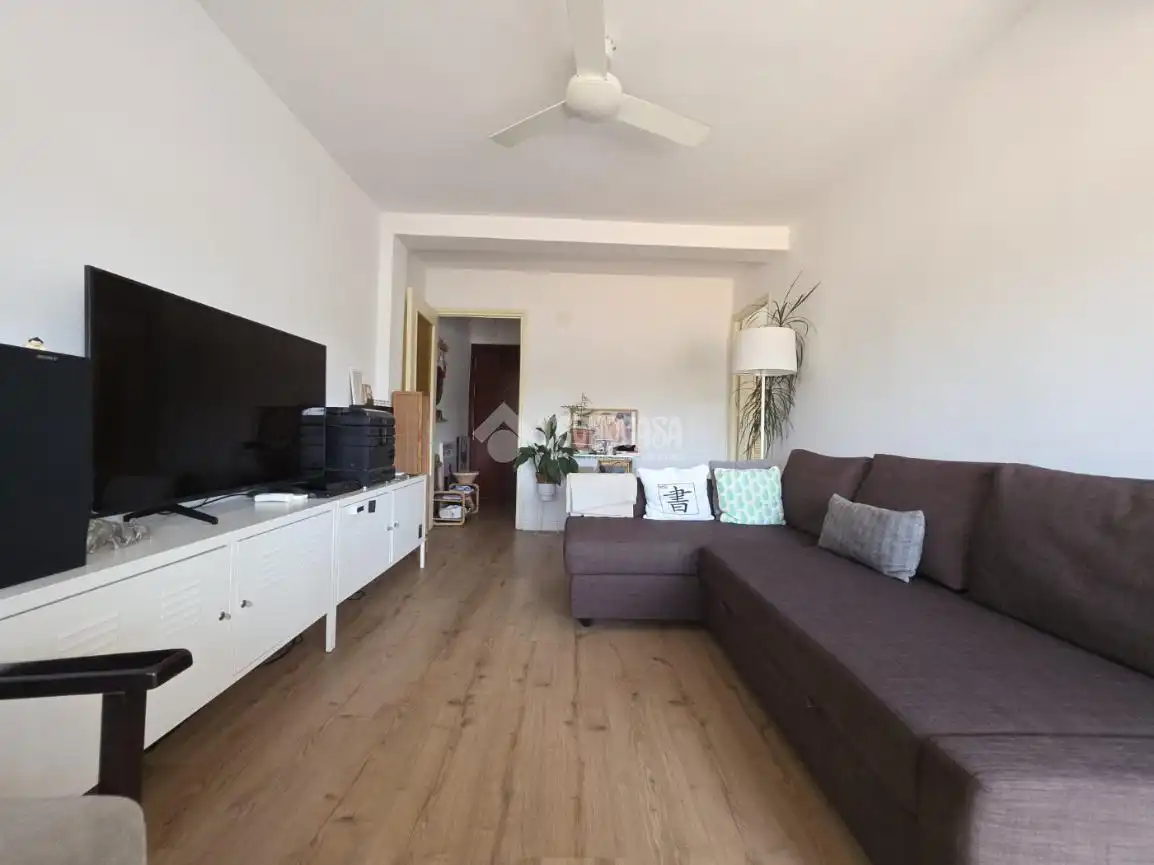 Living room of Flat for sale in Sevilla  with Air Conditioner, Terrace and Balcony