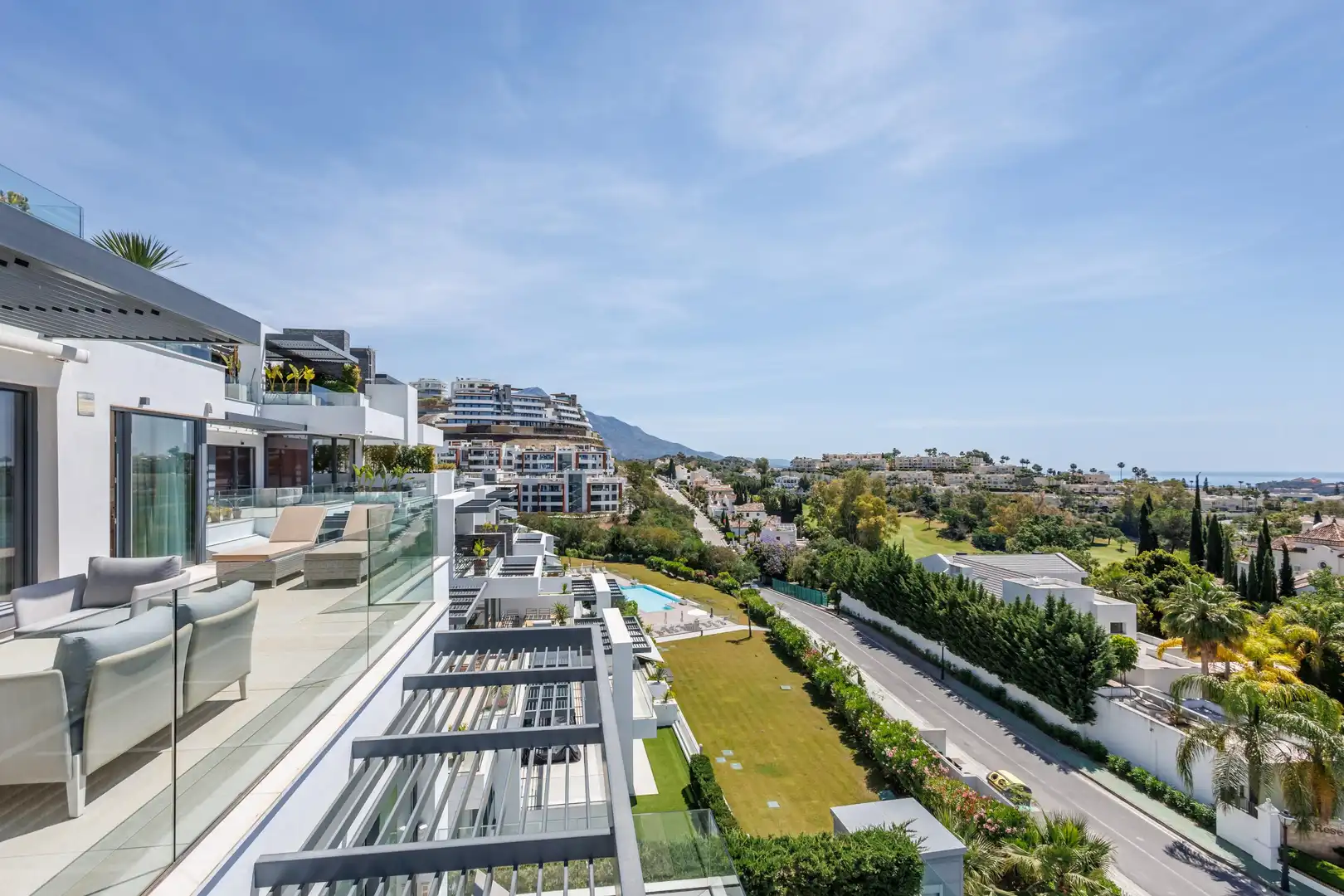 Terraza de Apartamento en venta en Benahavís con Aire acondicionado, Calefacción y Jardín privado
