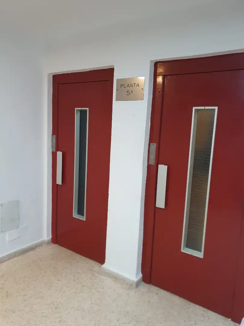 Piso con terraza en venta en Calle Medina Sidonia, imagen 2