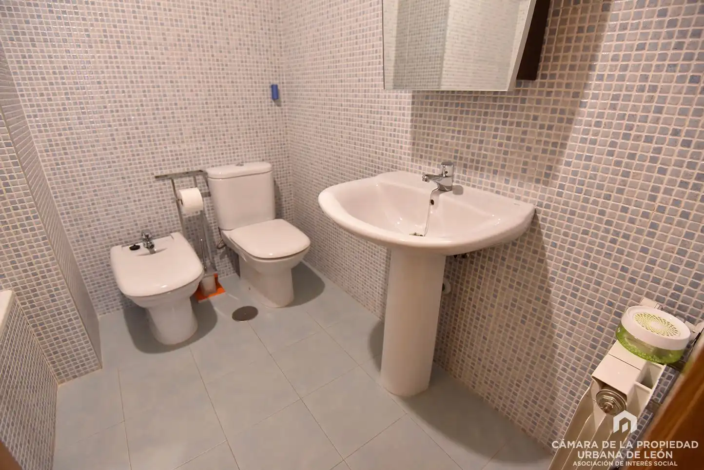 Bathroom of Flat for sale in San Andrés del Rabanedo  with Heating, Terrace and Storage room