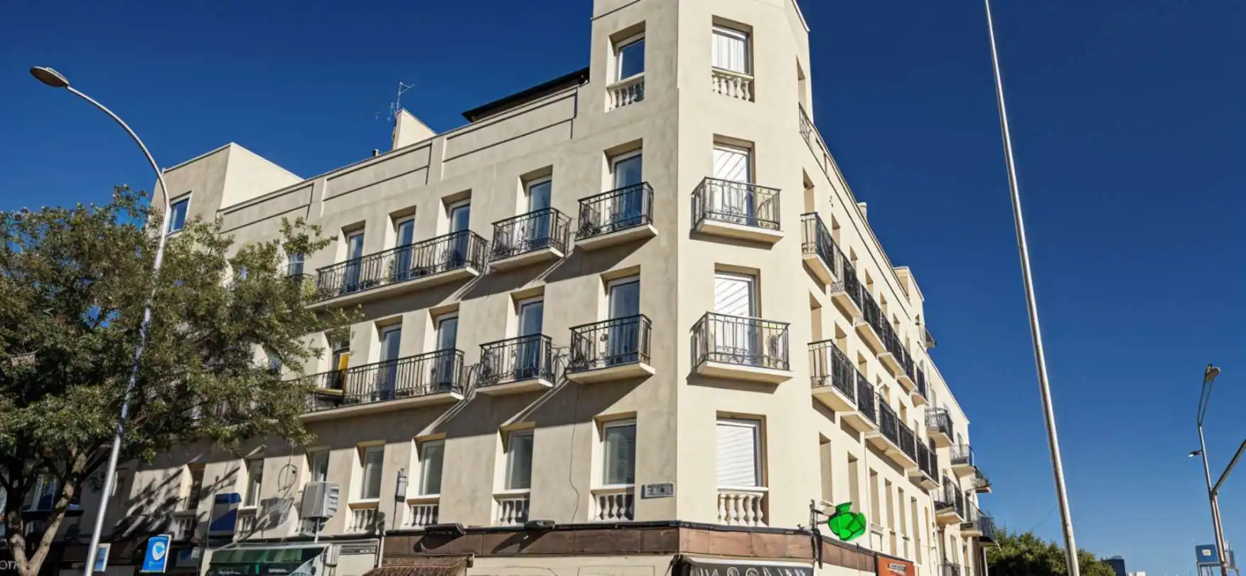 Vista exterior de Àtic en venda en Madrid amb Aire condicionat, Calefacció i Terrassa