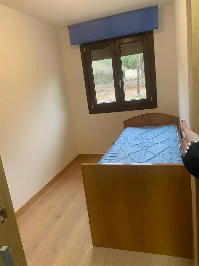 Habitación de Planta baja en venta en Huérmeces con Parquet y Amueblado