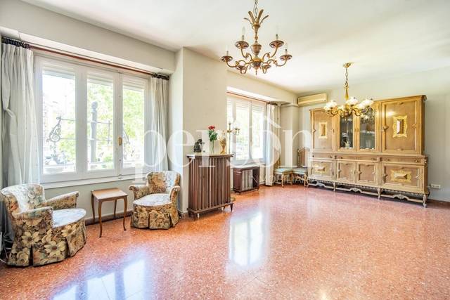 Piso en Venta en De Ferran El Catòlic en El Botànic