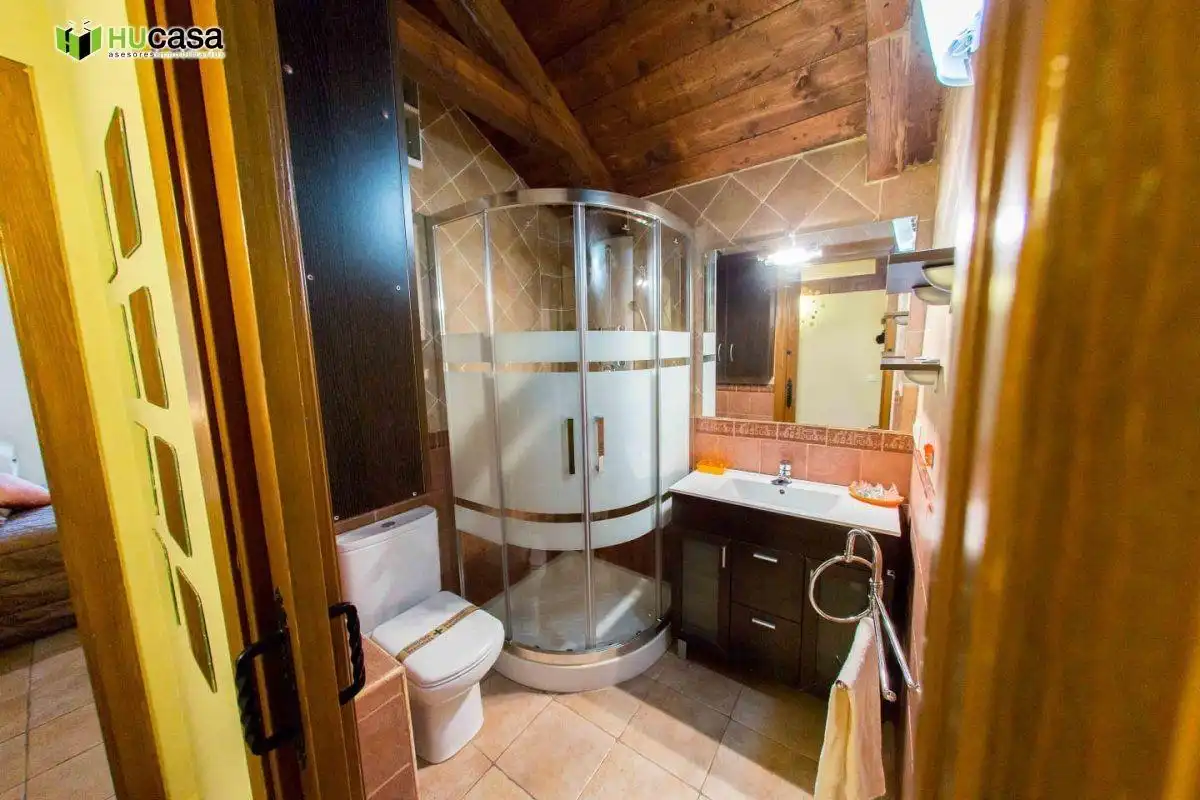 Badezimmer von Wohnung zur Miete in Toledo mit Klimaanlage, Heizung und Möbliert