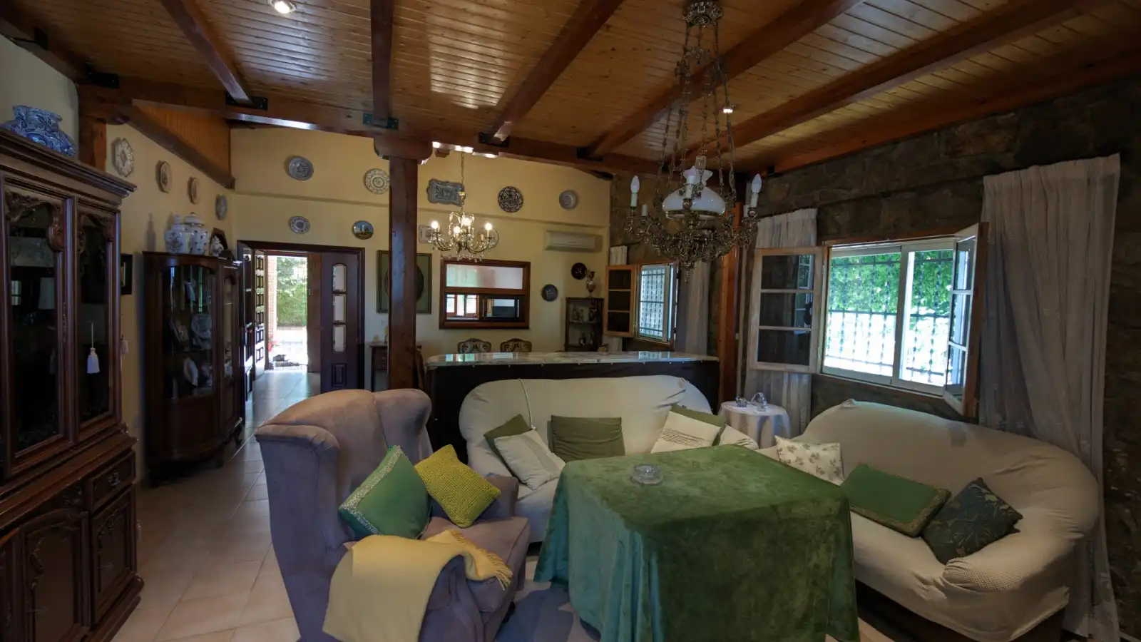 Sala d'estar de Casa o xalet en venda en La Zubia amb Aire condicionat, Jardí privat i Traster