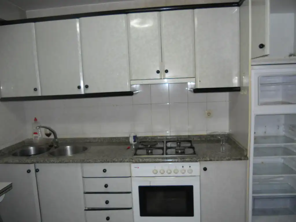 Cocina de Piso de alquiler en Ames con Calefacción, Trastero y Amueblado