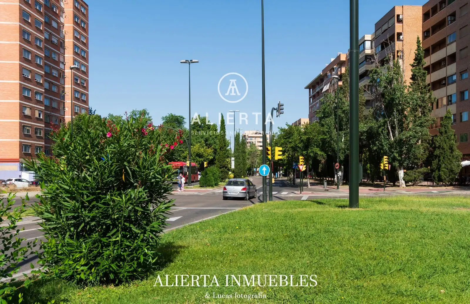 Vista exterior de Casa o chalet en venta en Zaragoza con Calefacción y Trastero