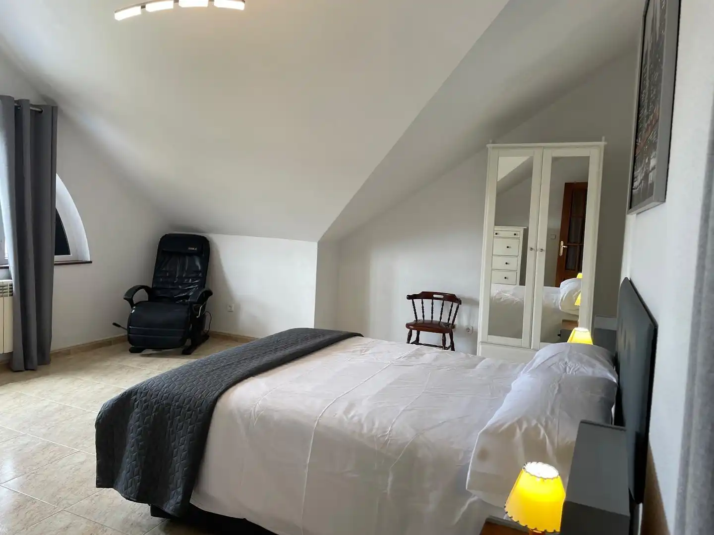 Dormitori de Casa o xalet de lloguer en Miengo amb Calefacció, Jardí privat i Terrassa
