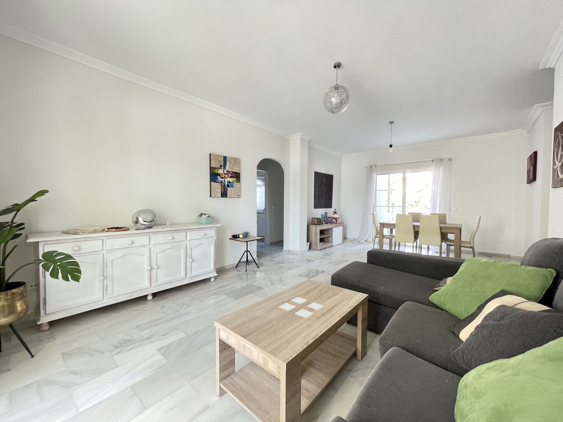 Living room of Planta baja for sale in Estepona  with Air Conditioner, Terrace and Swimming Pool