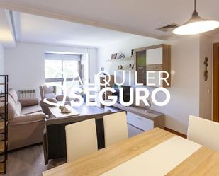 Living room of Flat to rent in  Madrid Capital  with Air Conditioner, Heating and Furnished