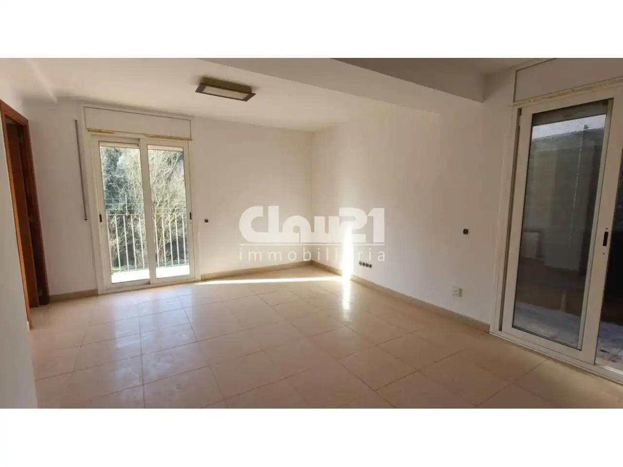 Vista exterior de Piso en venta en Avià con Calefacción, Terraza y Balcón