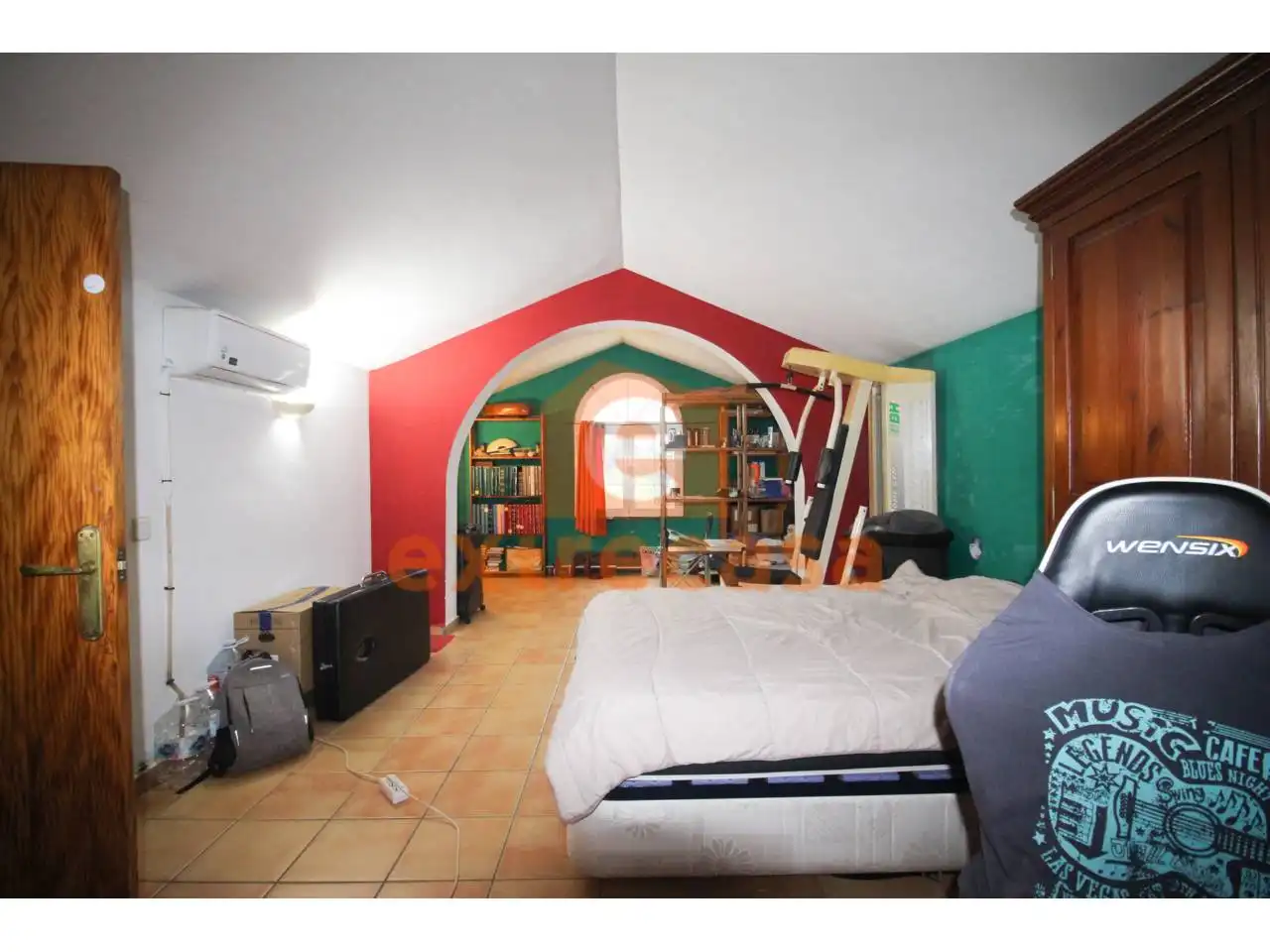 Schlafzimmer von Haus oder Chalet zum Verkauf in Badajoz mit Klimaanlage, Heizung und Privatgarten