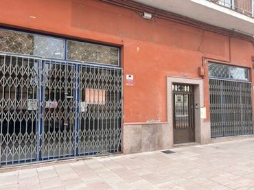 Local comercial de lloguer a Calle Ancha 38