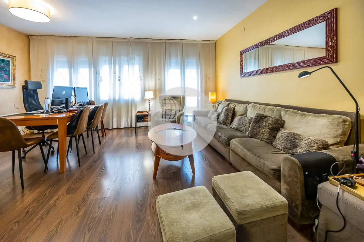 Sala d'estar de Casa adosada en venda en Sabadell amb Aire condicionat, Calefacció i Terrassa
