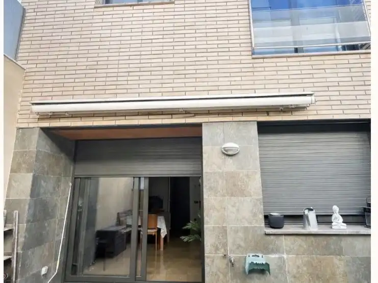 Casa aparellada amb piscina en venda a Mossen Cinto Verdaguer 10, imagen 11