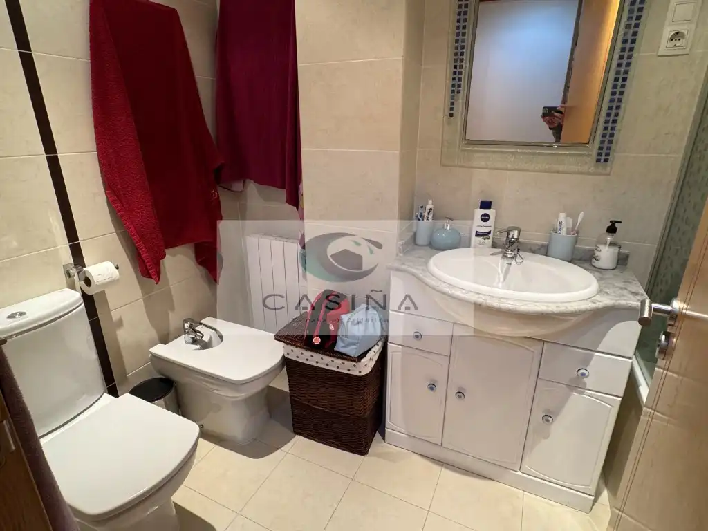 Badezimmer von Wohnung zum Verkauf in Foz