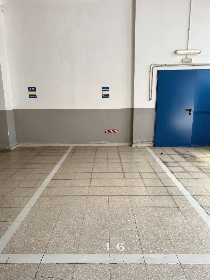 Parking de Garaje de alquiler en Mataró con Alarma