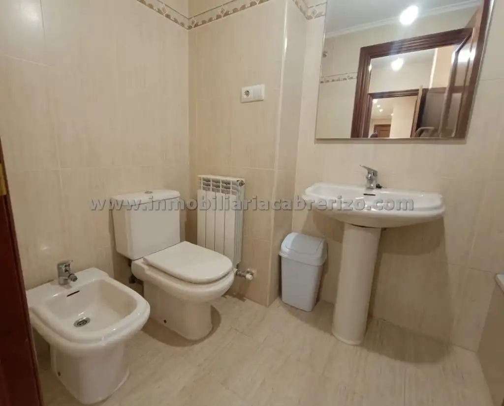Habitación de Apartamento en venta en Lardero con Calefacción, Parquet y Terraza