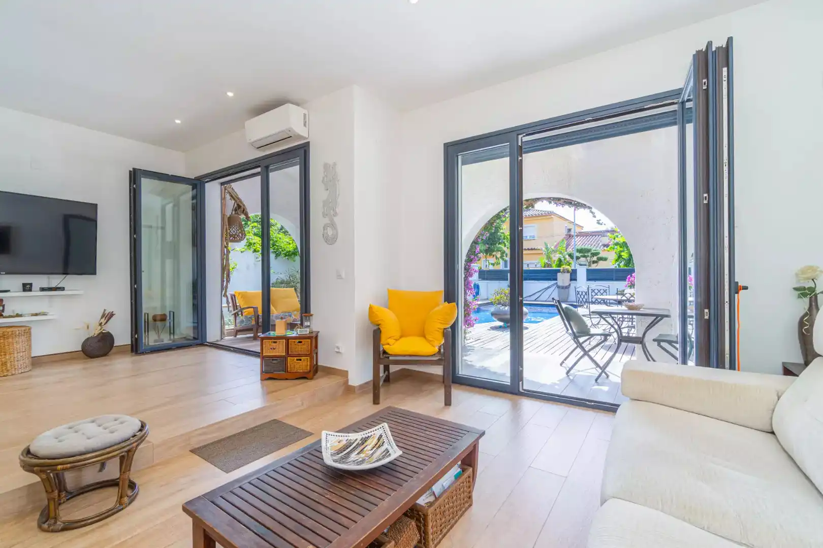 Casa con piscina en venta en Peni, imagen 7