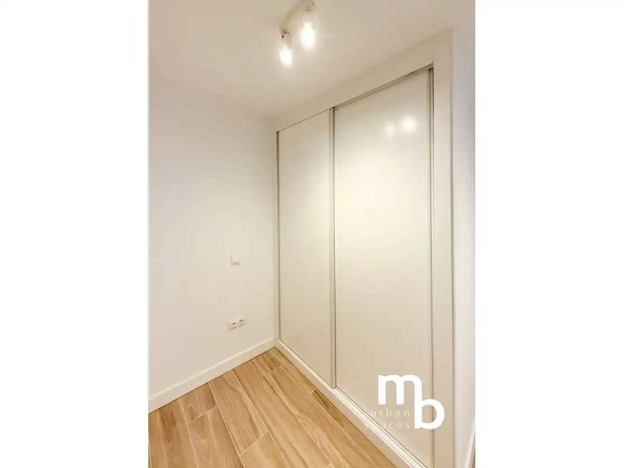 Bedroom of Flat for sale in Madrid  with Air Conditioner and Heating