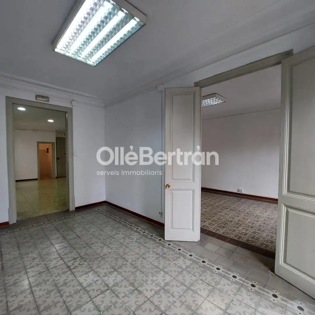 Bureau avec ascenseur à louer à de Balmes, imagen 9