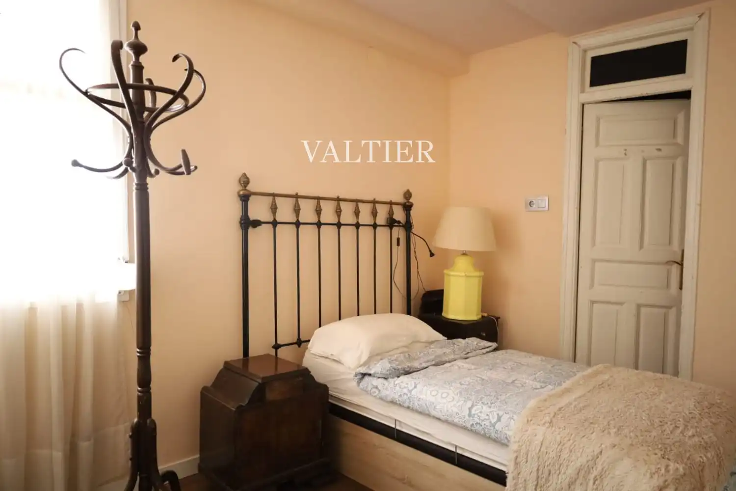 Bedroom of Flat for rent in Madrid  with Air Conditioner, Storage room and Furnished