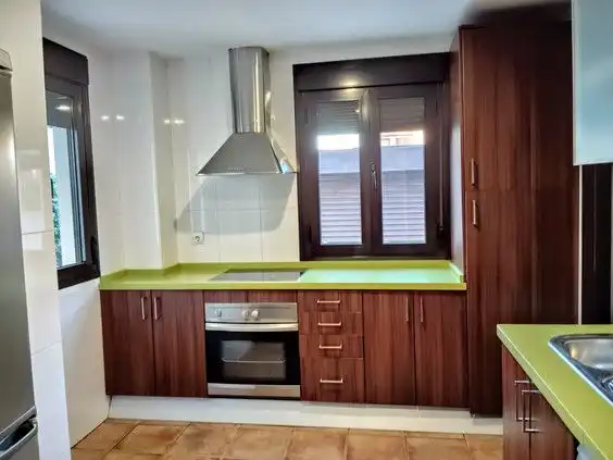 Cuina de Casa o xalet en venda en Guillena amb Aire condicionat, Calefacció i Jardí privat