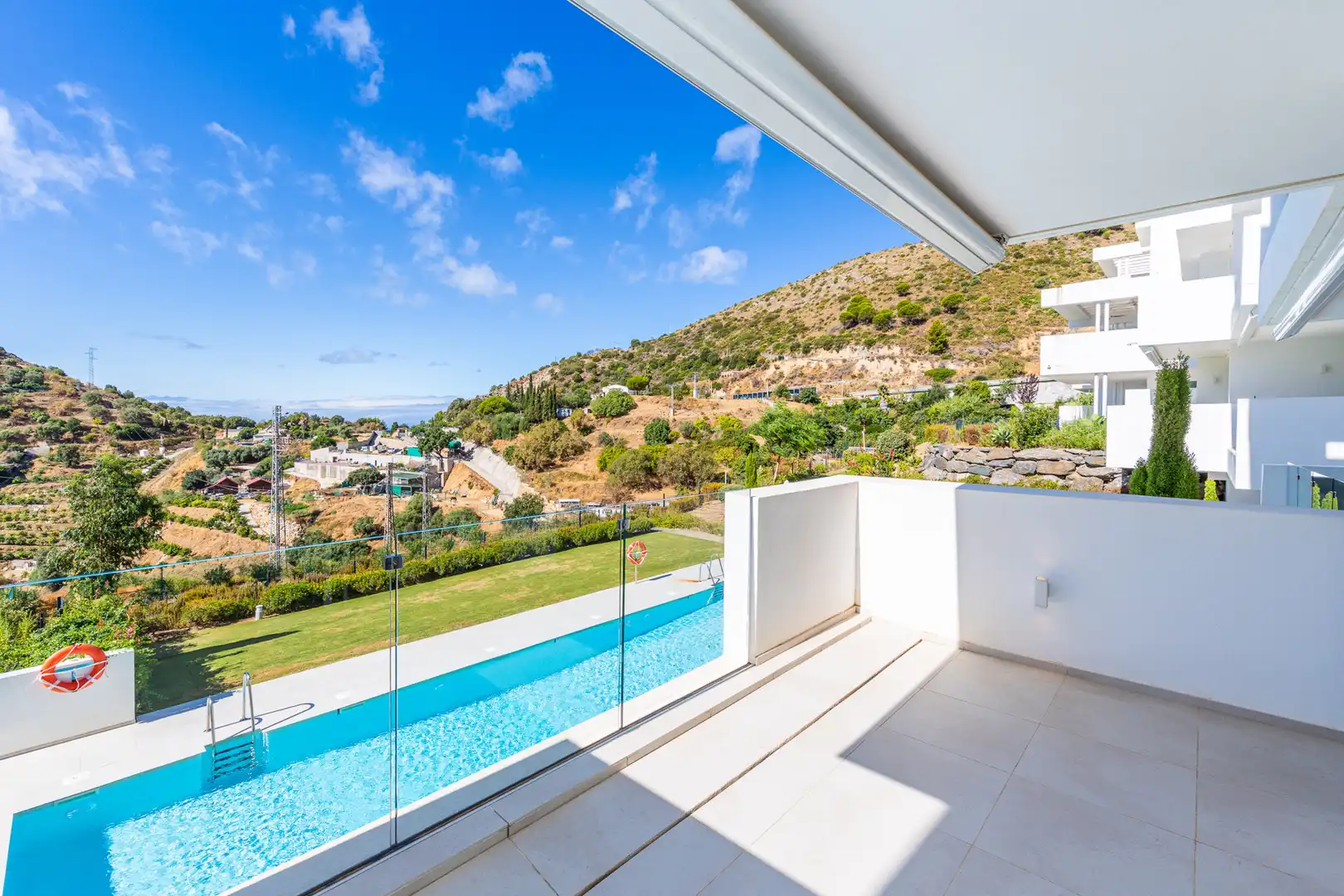 Terraza de Planta baja en venta en Ojén con Aire acondicionado, Terraza y Piscina