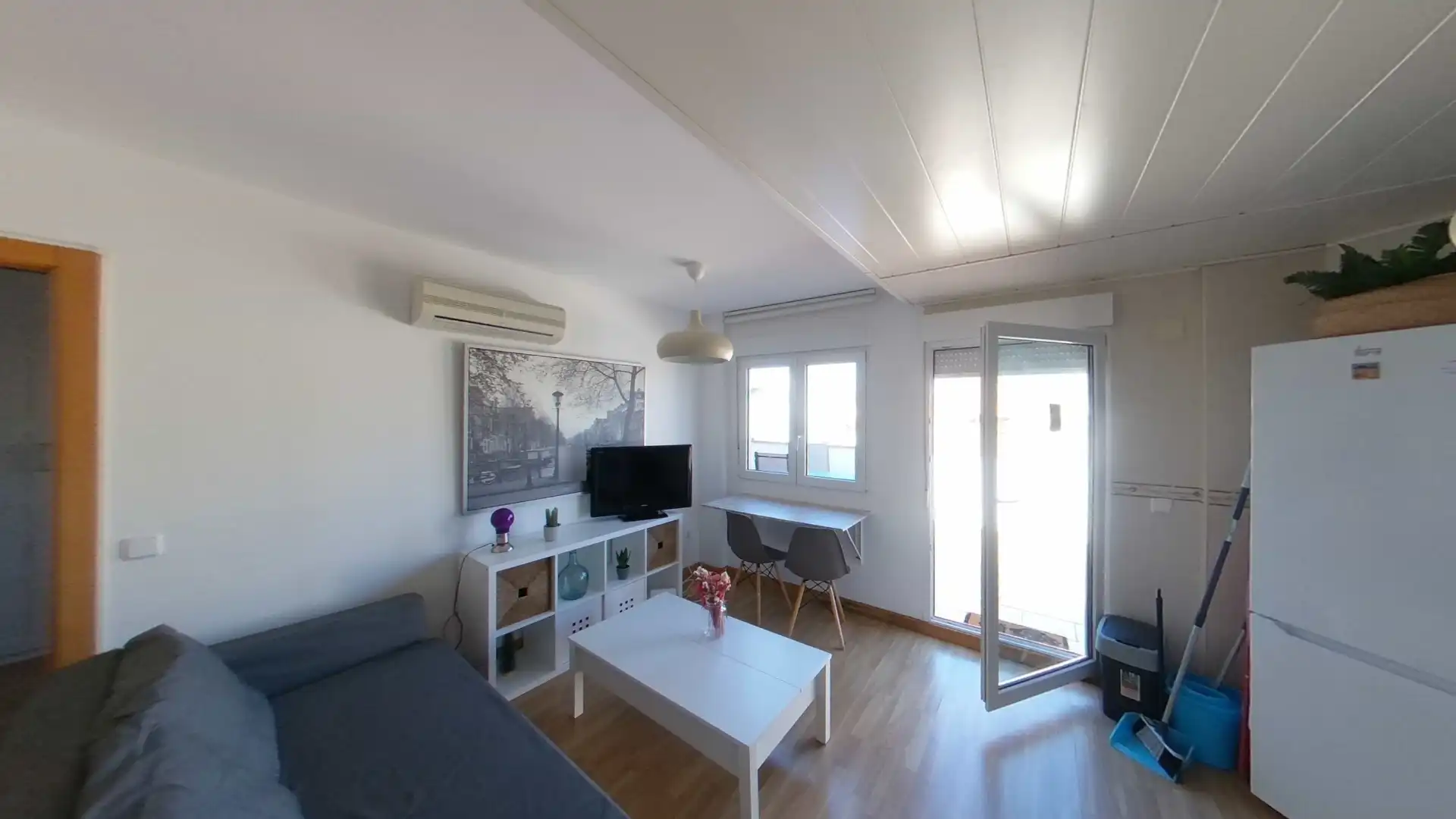 Flat for rent in Calle de Gonzalo Herrero, Valdeacederas