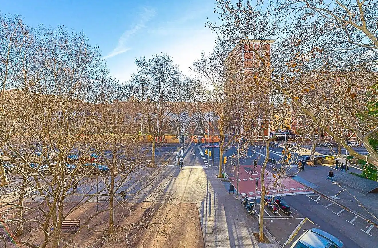 Vista exterior de Pis en venda en  Barcelona Capital amb Calefacció, Terrassa i Moblat