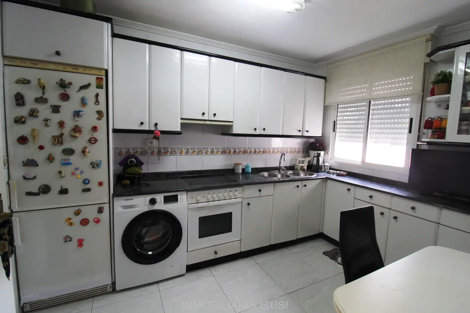 Cocina de Piso en venta en Santurtzi  con Calefacción, Trastero y Balcón