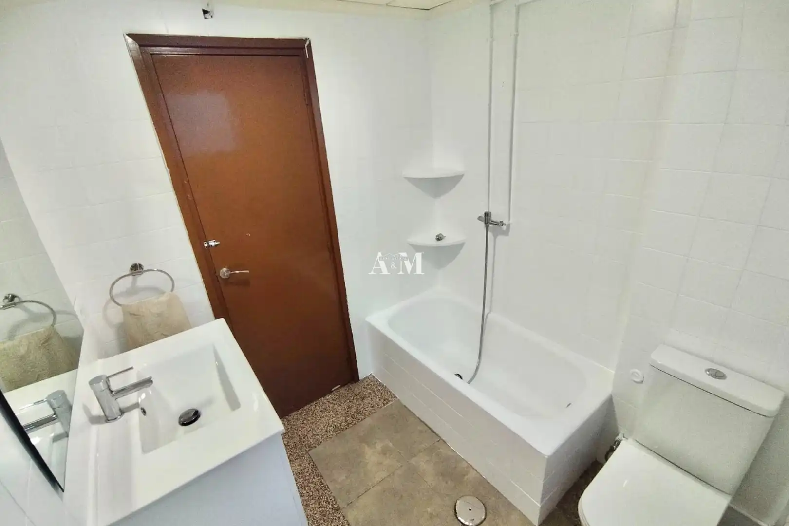 Baño de Piso de alquiler en Almoradí con Calefacción, Terraza y Amueblado