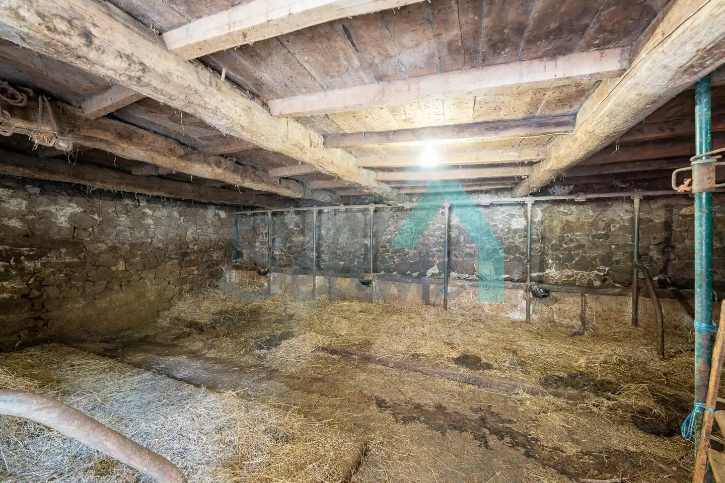 Einfamilien-Reihenhaus zum Verkauf in Quirós mit Privatgarten und Terrasse