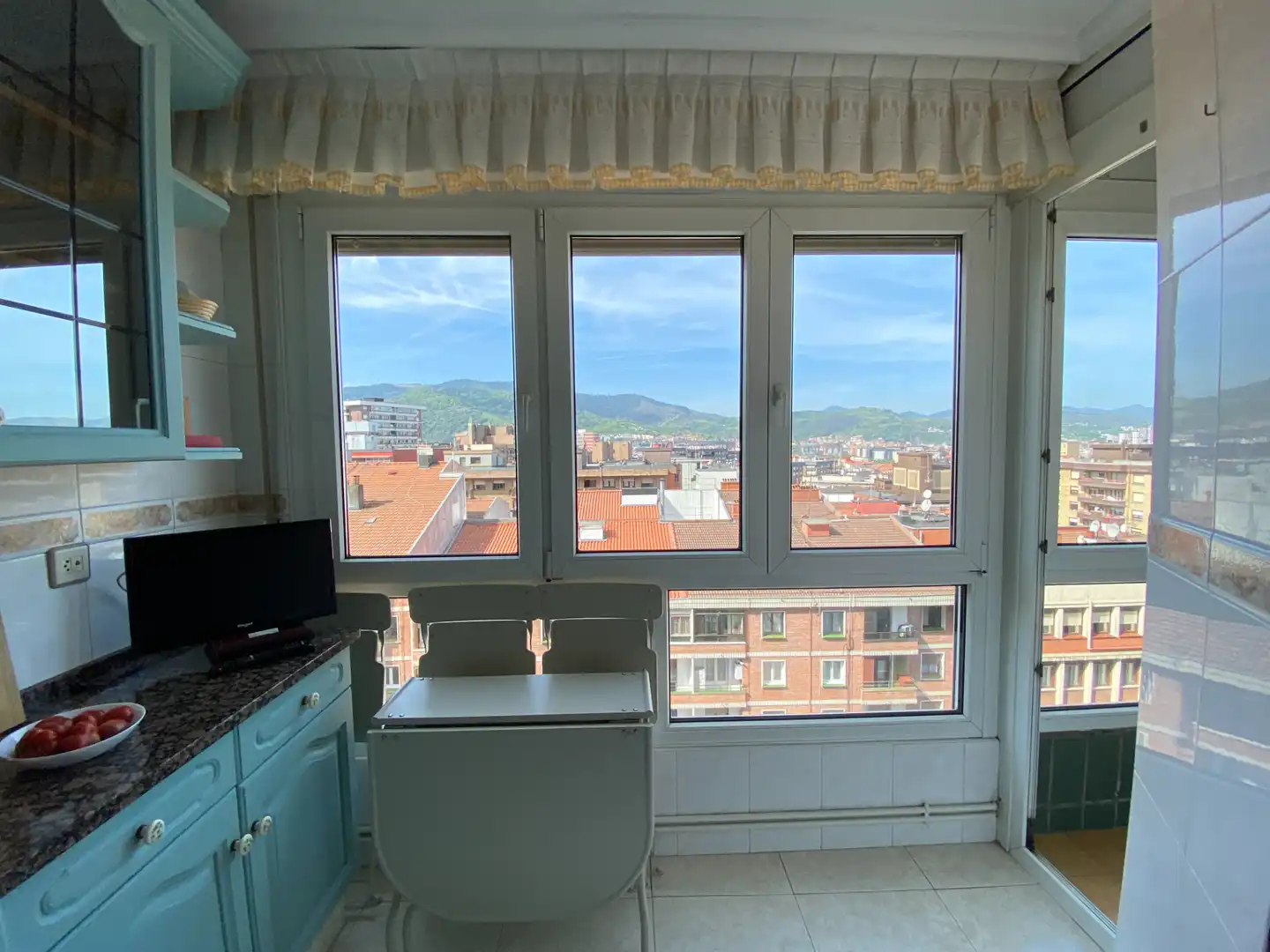 Habitación de Piso de alquiler en Bilbao  con Calefacción, Terraza y Amueblado