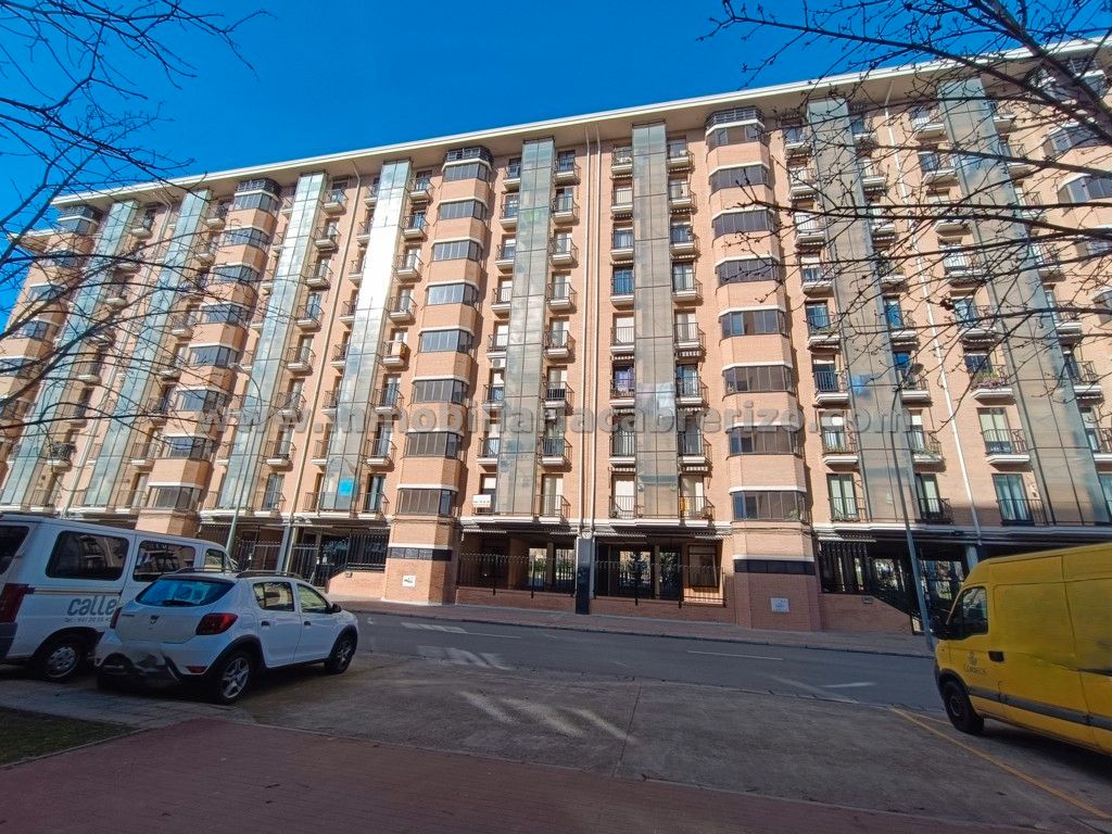 Flat for sale in Calle Hermanos Hircio, Cascajos - Piqueras