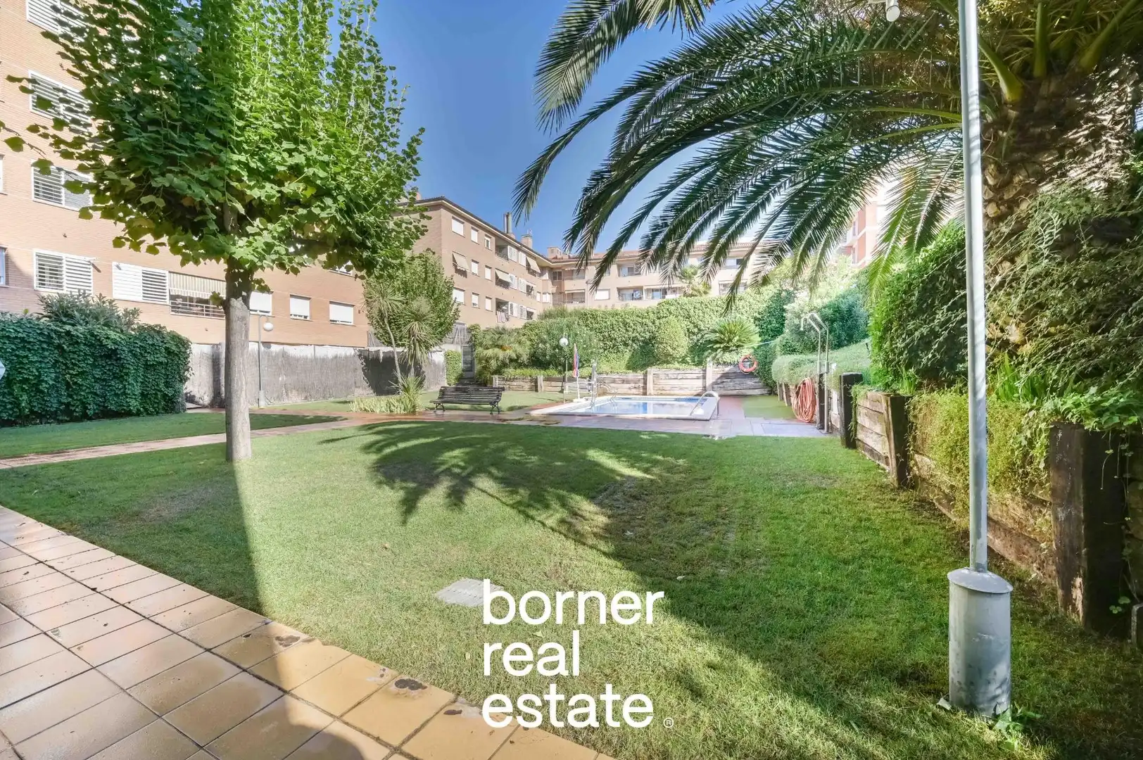 Vista exterior de Piso en venta en Rubí con Aire acondicionado, Calefacción y Parquet