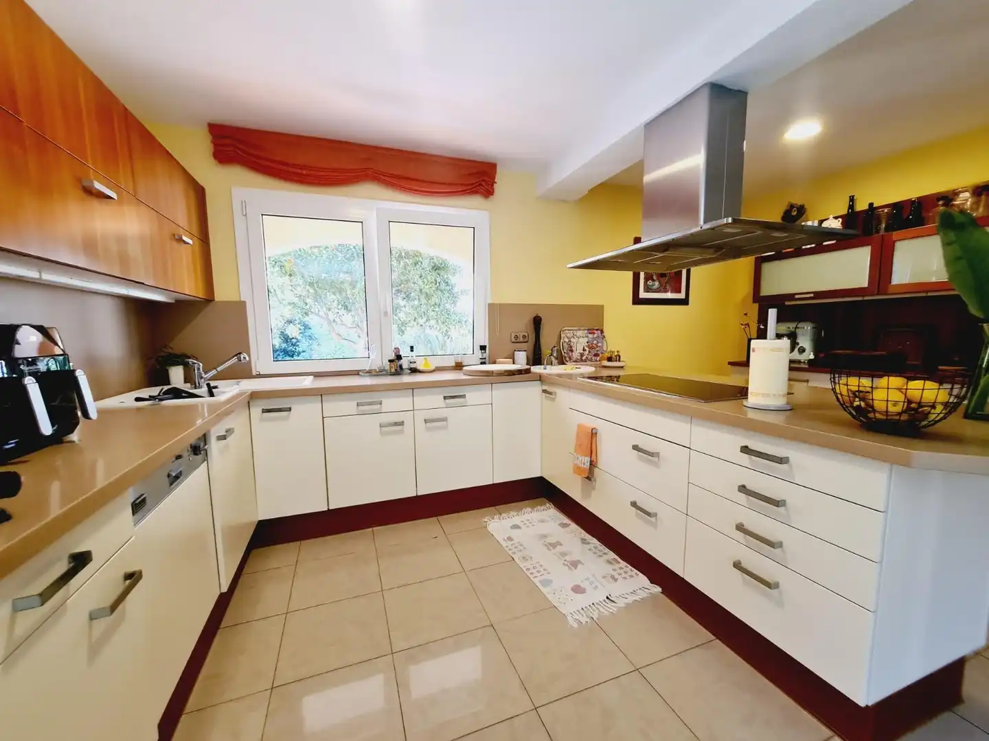 Cocina de Casa o chalet en venta en Badalona con Aire acondicionado, Calefacción y Jardín privado