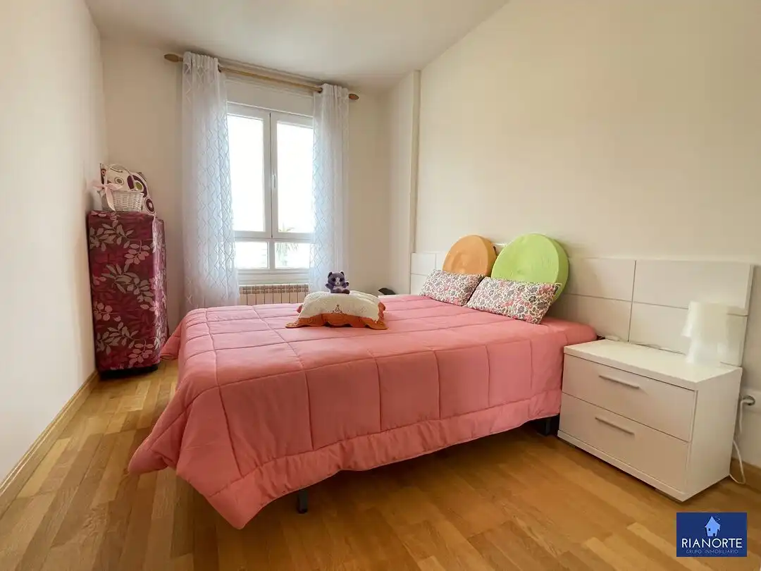 Habitación de Piso en venta en Gozón con Calefacción, Microondas y Balcón