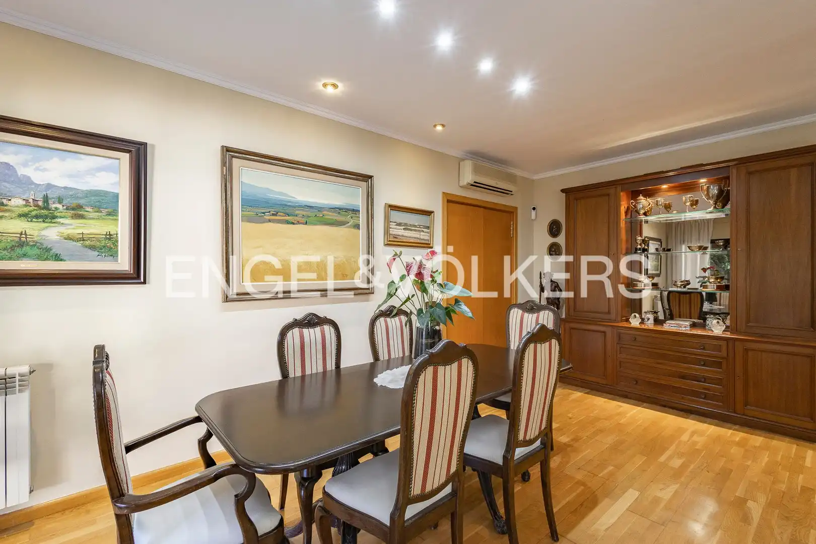 Comedor de Apartamento en venta en Sant Feliu de Llobregat con Aire acondicionado, Calefacción y Jardín privado