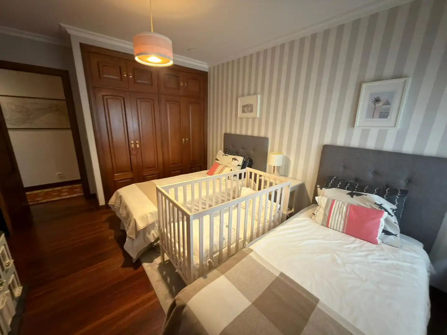 Habitación de Piso en venta en Pontevedra Capital  con Calefacción, Parquet y Trastero