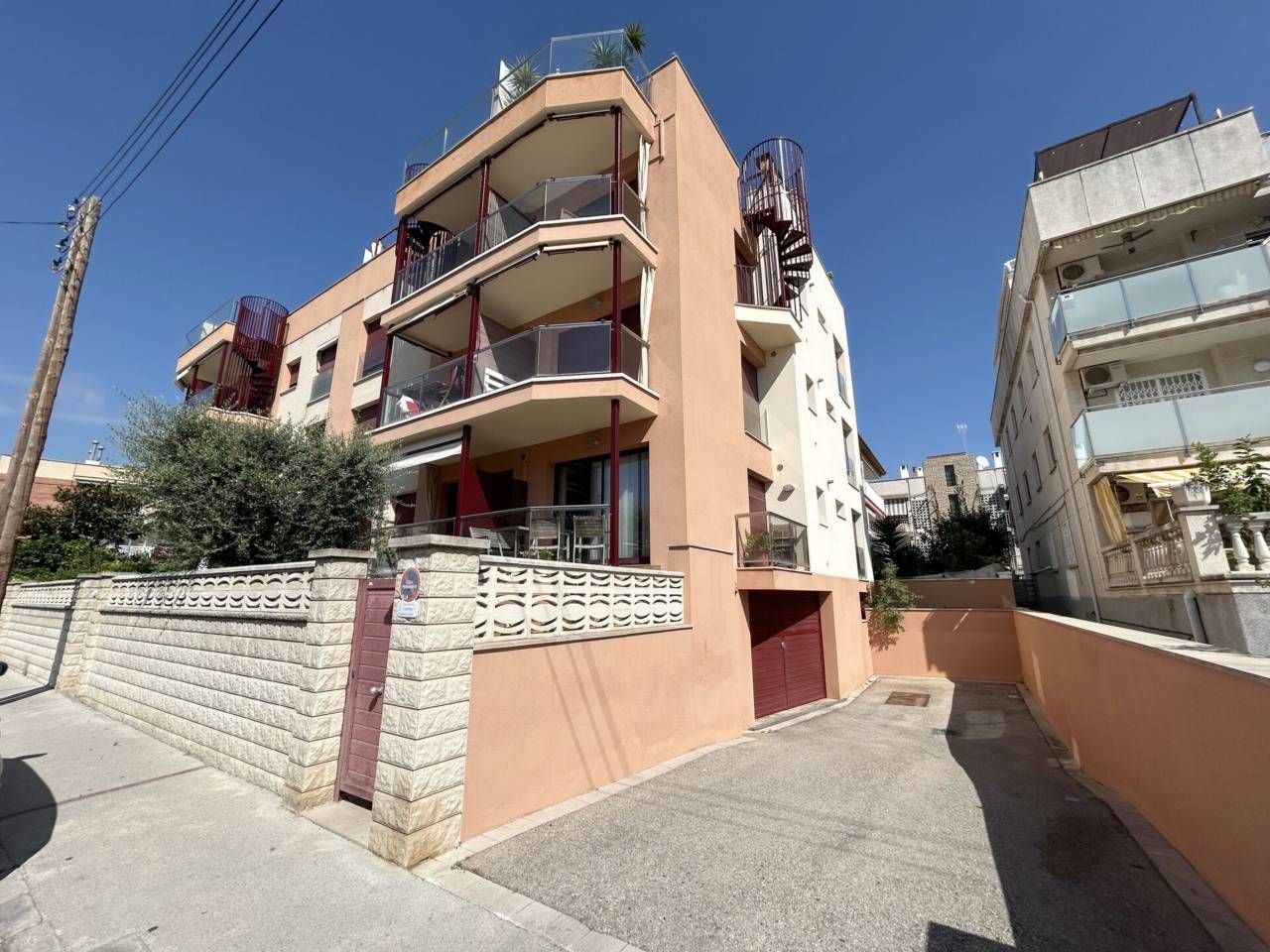 Vista exterior de Pis en venda en Cubelles amb Calefacció i Terrassa