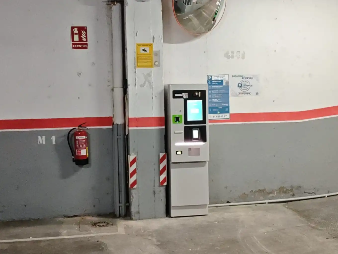 Parking of Garage for rent in Madrid  with Alarm