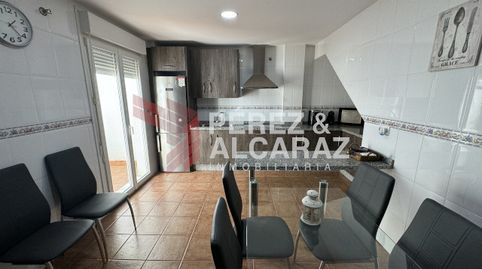 Casa dos plantas con buhardilla en Calle Cigüela.