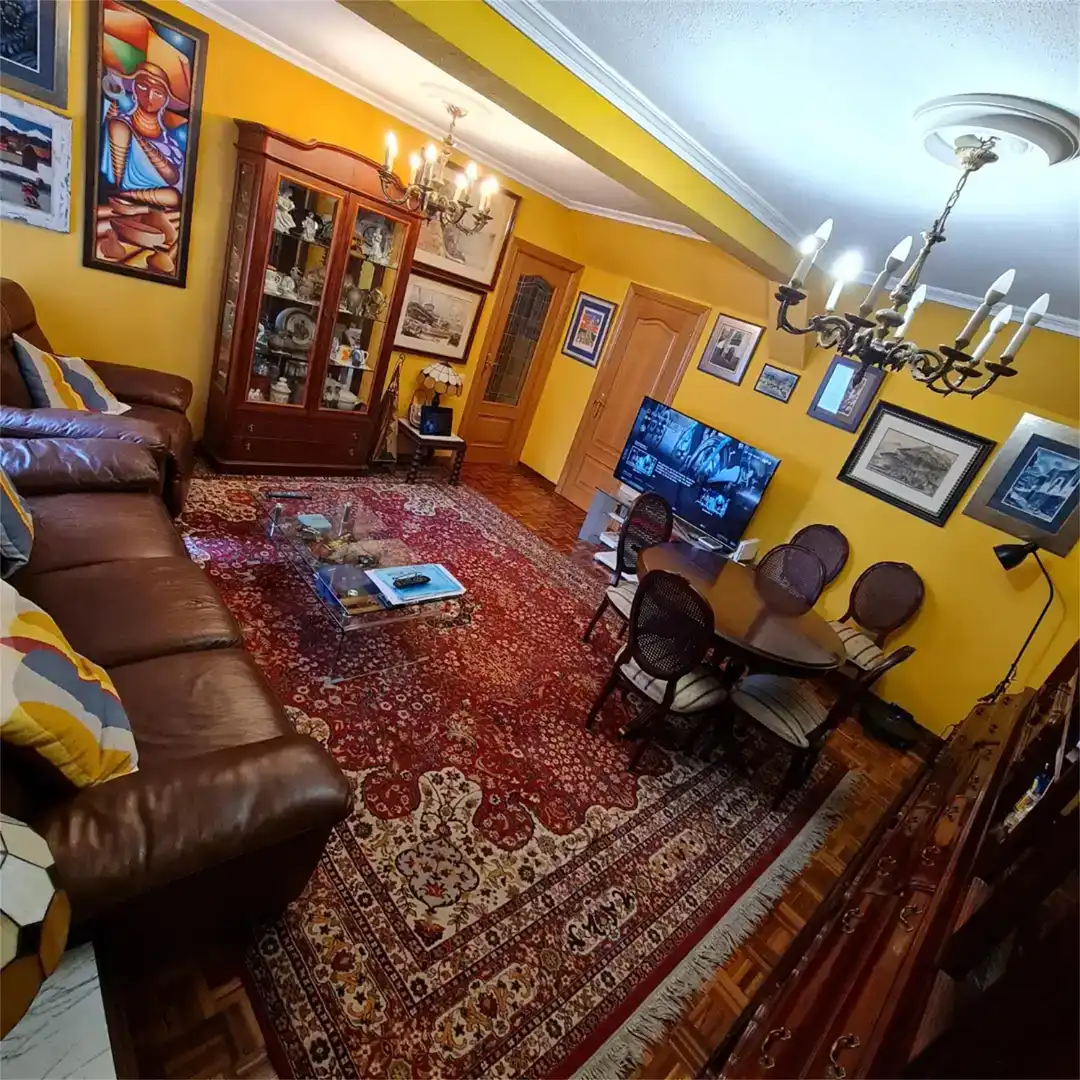 Sala d'estar de Pis en venda en Oviedo 