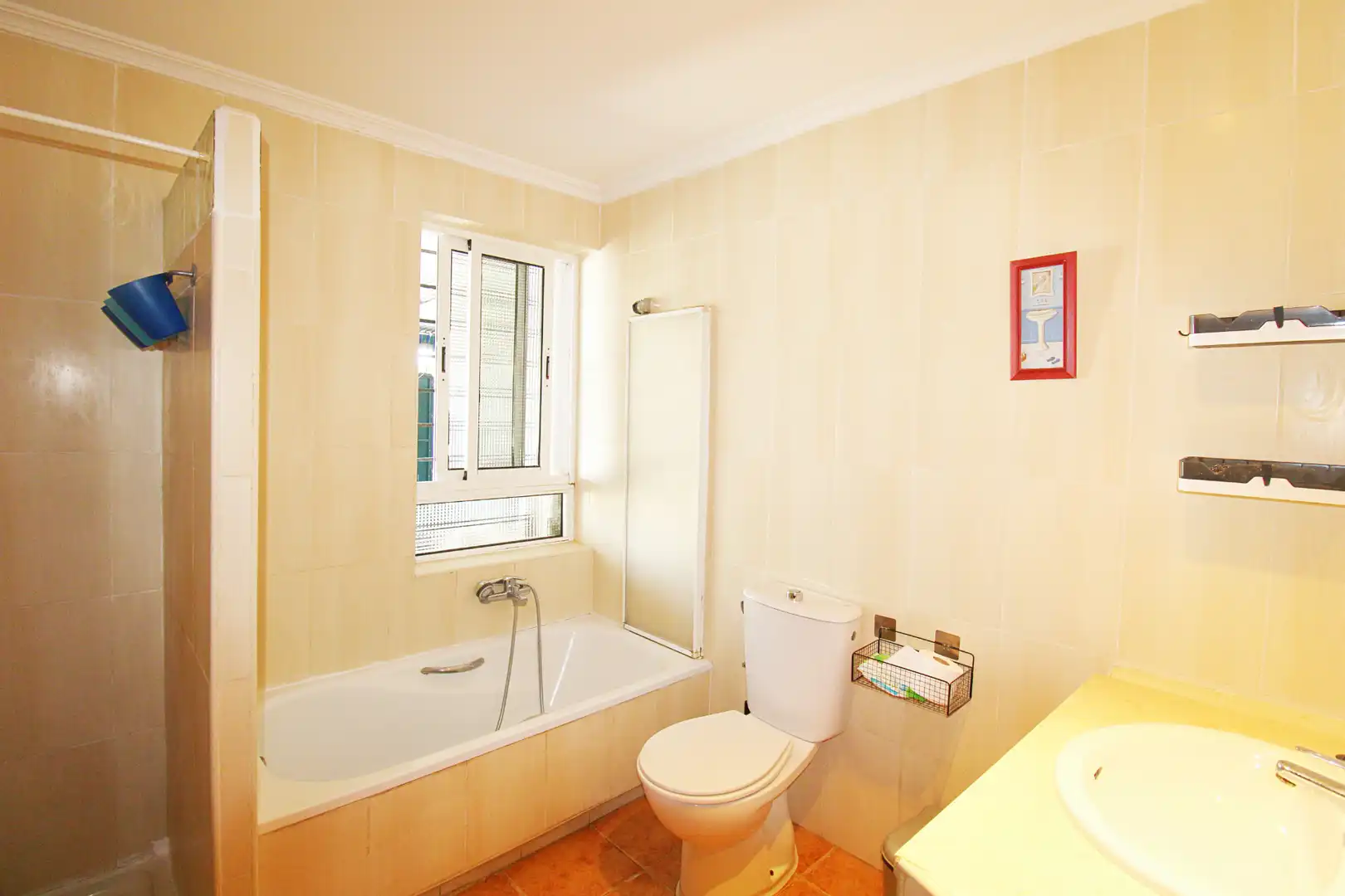 Badezimmer von Erdgeschoss zum Verkauf in Alhaurín de la Torre mit Klimaanlage, Abstellraum und Möbliert